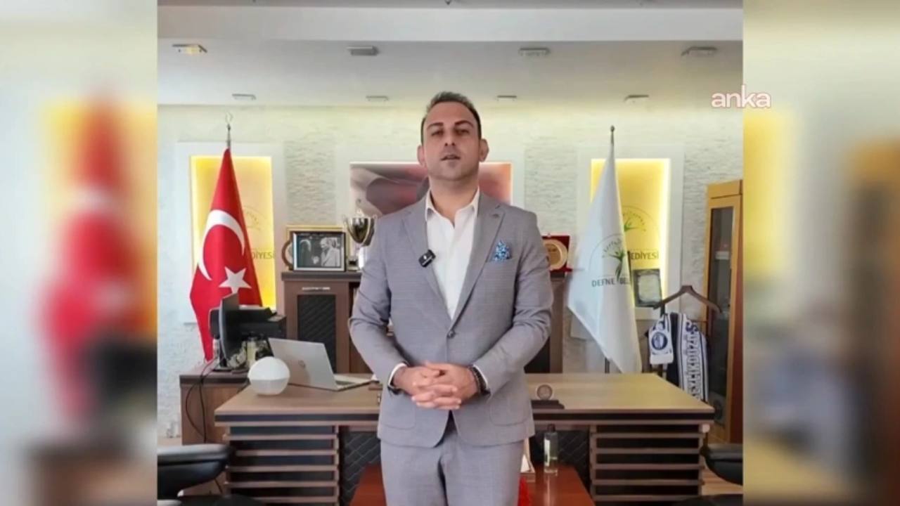 CHP’den istifa etti… Defne Belediye Başkanı Özgün YENİ Parti’ye geçtiğini duyurdu
