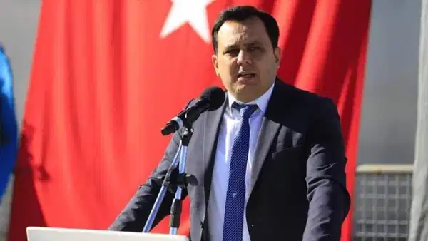 CHP’den istifa etti: Belediye meclis üyeleriyle YENİ Parti’ye geçecek